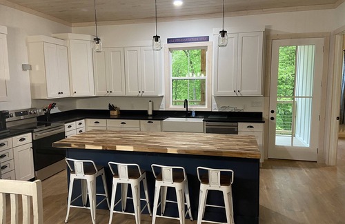 Burkesville House | House near Dale Hollow Lake/State Park