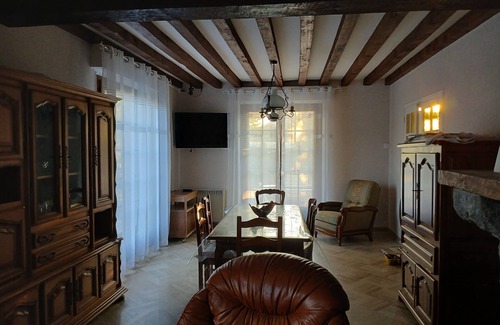 Rosny-sur-Seine House | House near the station
