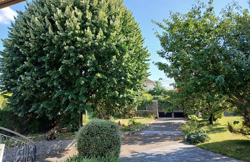 Rosny-sur-Seine House | House near the station