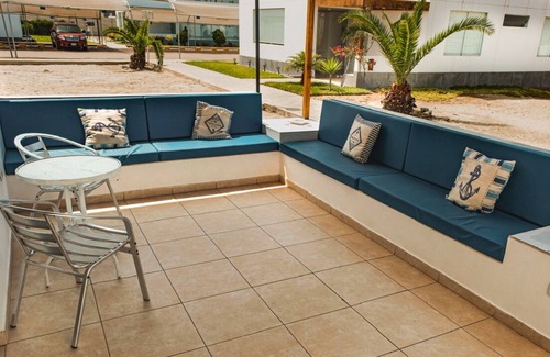 Cerro Azul House | House next to the beach in a condominium.