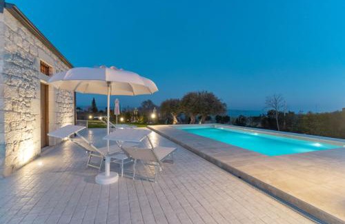 Ragusa Villa | House Nicasia: villa con piscina