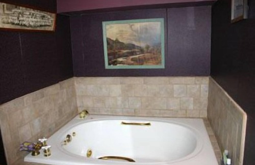 Mystic Bed & Breakfast | House of 1833 Bed & Breakfast & Gardens