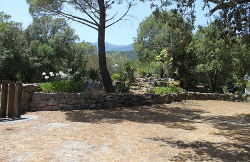 Isolaccio-di-Fiumorbo House | House of character in garden near sea and river