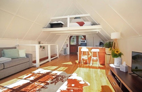 Upper Burringbar Cabin | "House Of Cadeau"