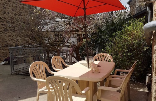 Plancoet House | House of character in the heart of Plancoët. near the beaches. Wifi ANCV