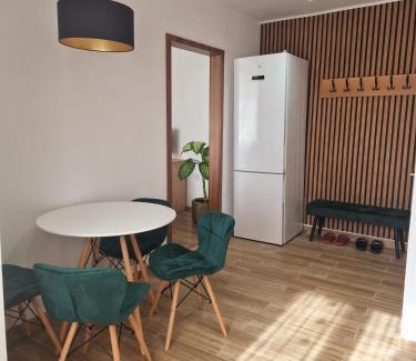 Petrosani Apartment | House of flowers