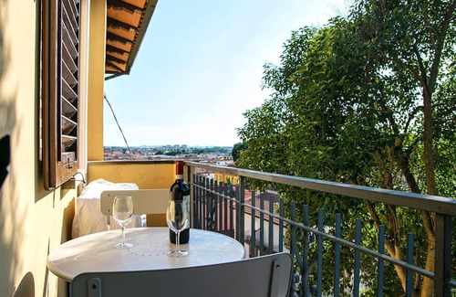 Montelupo Fiorentino Apartment | House of Arts apartments ♥