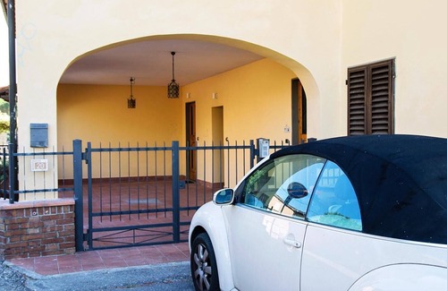Montelupo Fiorentino Apartment | House of Arts apartments ♥