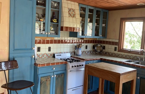 Maricopa County Cottage | "House of light" 360' views saguaro forests, canyons, mesas & mountains