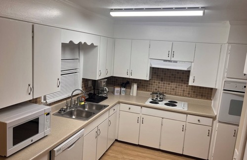 Anniston House | House of Prayer, 3-bedroom house with a picnic backyard.