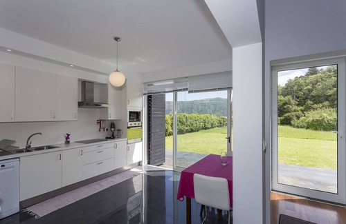 Sete Cidades Villa | House of the Camellias, modern constriction - Next to the City Gates