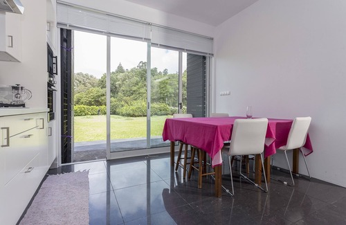 Sete Cidades Villa | House of the Camellias, modern constriction - Next to the City Gates