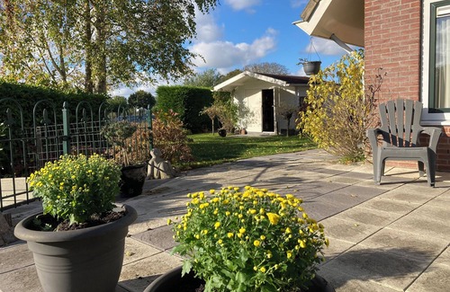 Opperdoes House | House Olly lovely waterfront home. Fenced yard safe for child/animal.