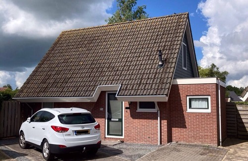 Opperdoes House | House Olly lovely waterfront home. Fenced yard safe for child/animal.