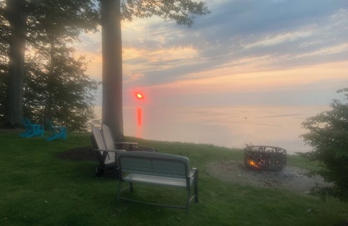Lake City House | House on Lake Erie Bluff! Gorgeous lakefront view with spectacular sunsets!