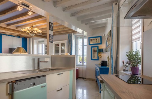 Saint-Pere-sur-Loire House | House on the banks of the Loire with exceptional view of the Château de Sully