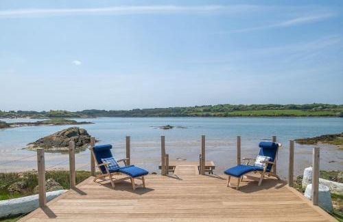 Caergeiliog House | House on the Beach