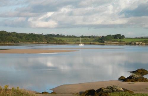 Caergeiliog House | House on the Beach