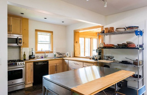 Coxsackie House | House on the Hudson River Beach