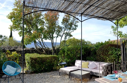 Gordes House | House overlooking the Luberon, in a private residence with shared pool