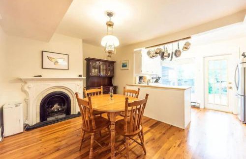 Waterford Valley House | House Patrick 4bds Loft Style Parking
