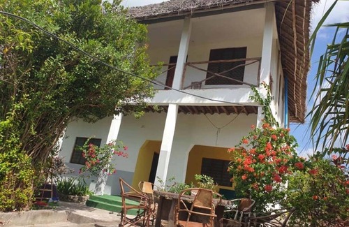 Bwejuu Beach House | House perfect for families and groups