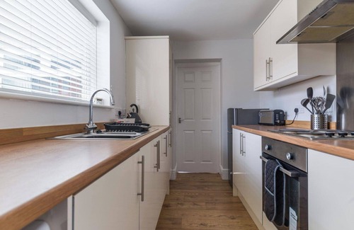 Choppington House | House - Sleeps 5 - Pet Friendly - Garden - Parking