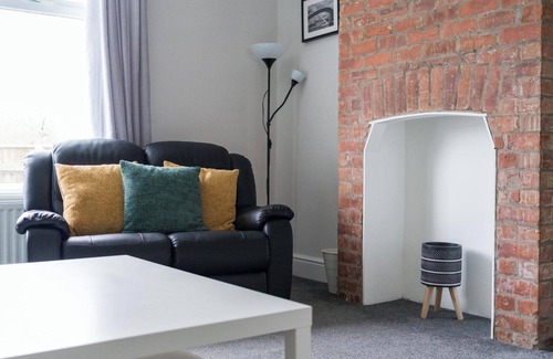 Choppington House | House - Sleeps 5 - Pet Friendly - Garden - Parking