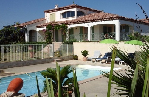 Le Pouget House | House swimming pool countryside garden parking air conditioning