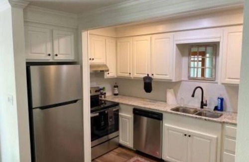 Hattiesburg House | House - The Lake House