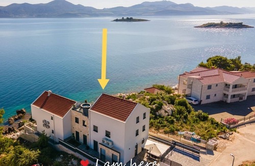 Sreser House | House Villa Zvonimir (120501-K1) - Janjina