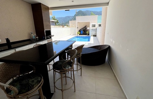 Balneario Mogiano House | House w/pool in Cond. Closed