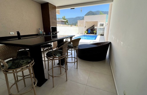 Balneario Mogiano House | House w/pool in Cond. Closed