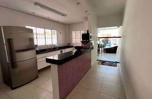 Balneario Mogiano House | House w/pool in Cond. Closed