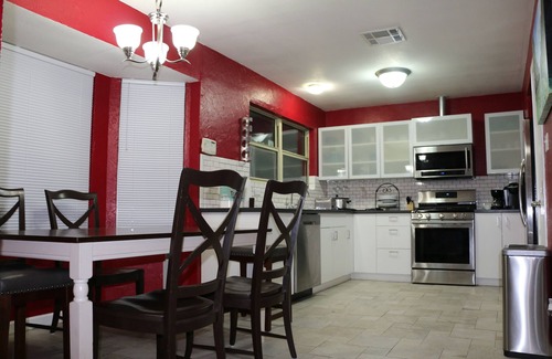 Brushy Creek House | House with 3 bed room, 3 TVs and 2 full bath. Access to pool is complimentary.