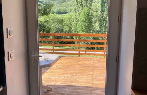 Montfroc House | House with beautiful terrace and large garden for 7 people. Nature and calm.