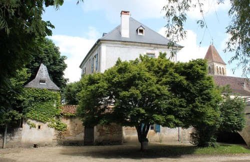 Corgnac-sur-l'Isle House | House with character, former post house