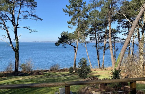 Argol House | House With Direct Sea Access On 18000 M2 Of Woodland