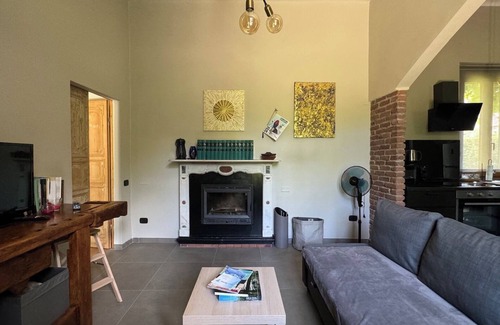 Malnate House | House with garden, in 18th century courtyard