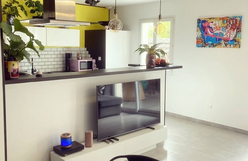 Malataverne House | 🏡 House with Jacuzzi: Bulles et Soleil in Drôme Provençale in Malataverne!🌞