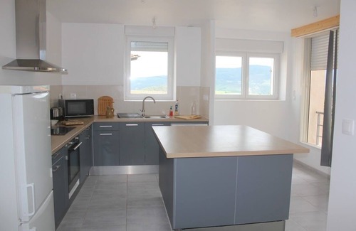 Vanosc House | House with mountain view