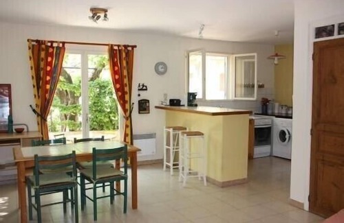 Les 3 Ponts House | House with shaded terrace and optional spa in NÎMES