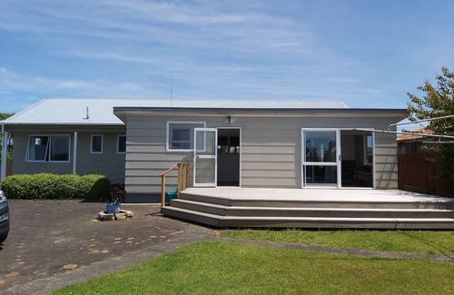 Kawhia House | House with stunning rural and sea views