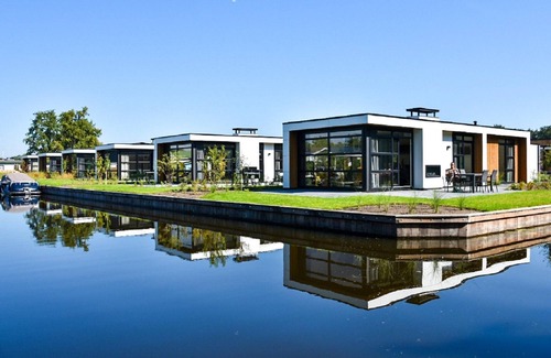 Loosdrecht House | House With Three Bathrooms, on a Holiday Park