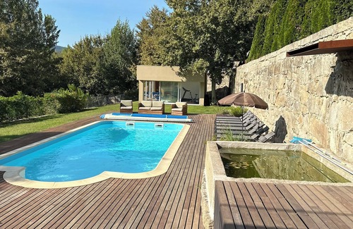 Marco de Canaveses Cottage | House with views over the River Tâmega, Spa and swimming pool. Pets accepted