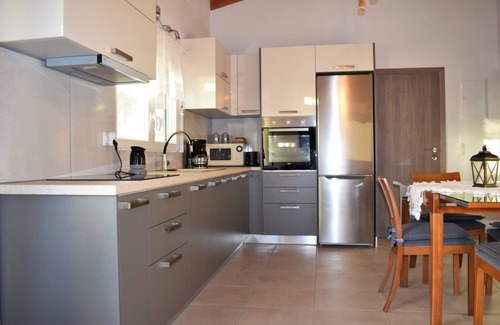 Livadia House | House with wonderful sea and mountain view