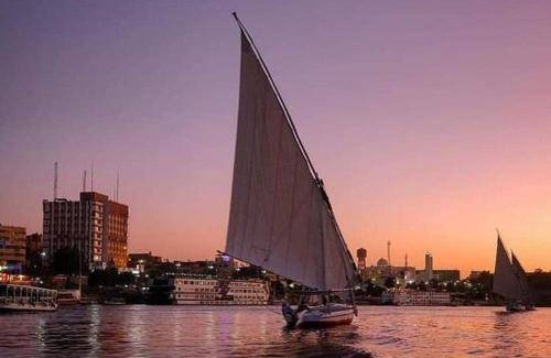 Aswan Boat Rental | Houseboat ∙ 1 bedroom ∙ 2 guests