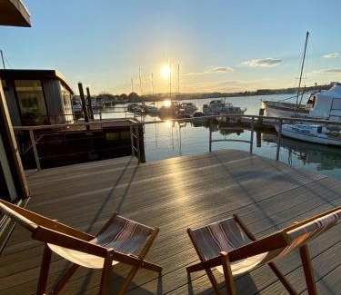 Bembridge Boat Rental | Houseboat Islay