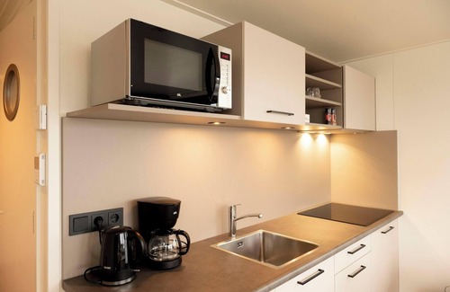Offingawier Ski Chalet | Houseboat - Paviljoenwei 4 | Sneek (Offingawier)
