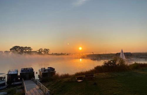 Cedry Wielkie Boat Rental | Houseboat